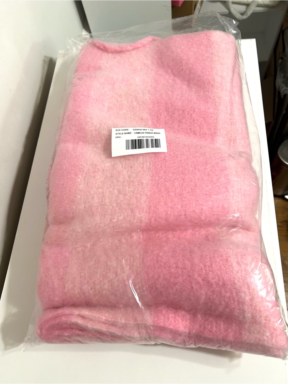NWT Lilly Pulitzer Camelia Fringe Wrap, Pink Quartz x Conch Shell - Picture 2 of 5